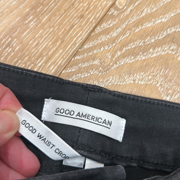 Good American Good Waist Crop Jean - Picture 4 of 10